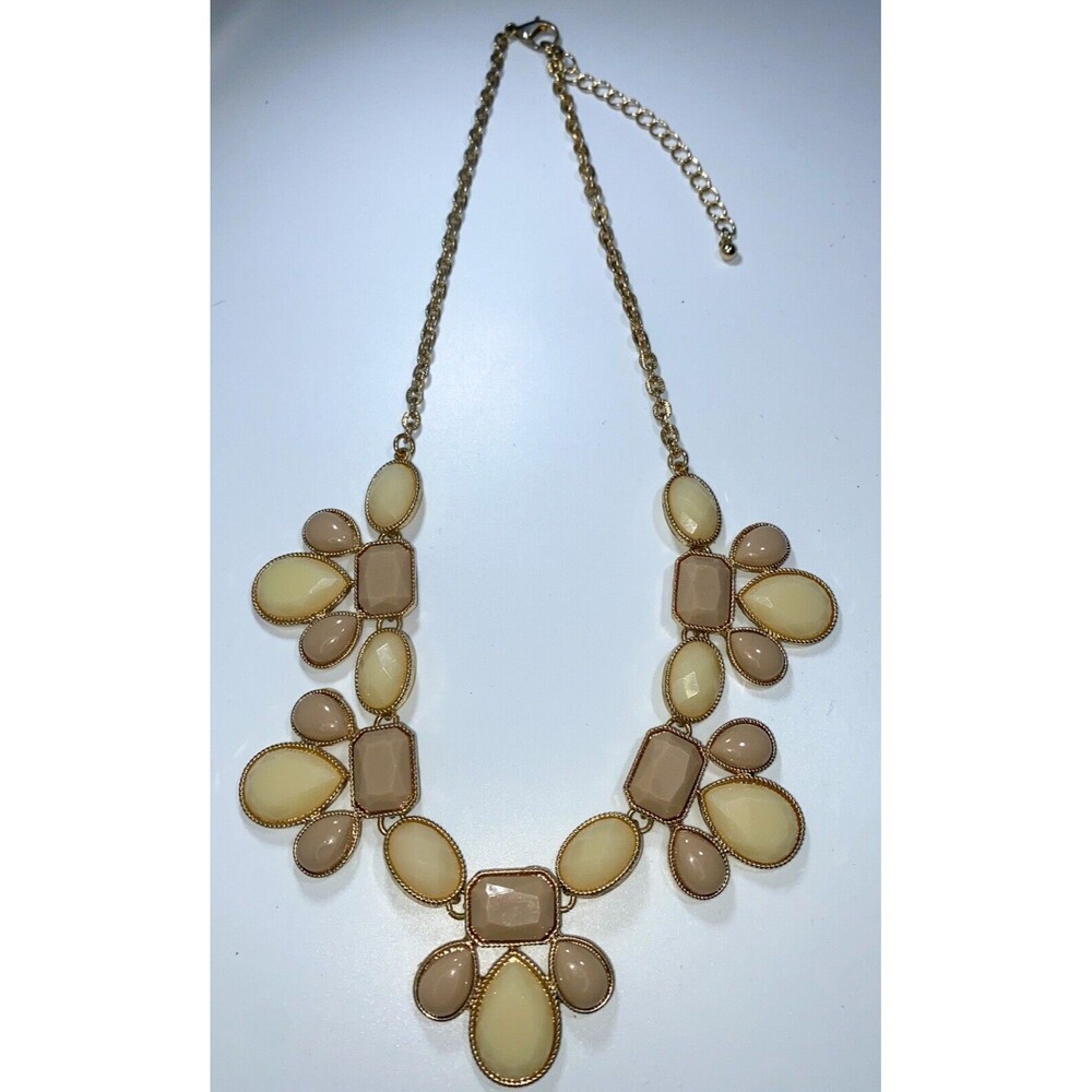 Lulus Gem Class Statement Necklace Adjustable 18”–21”Cream Tan Gold Tone